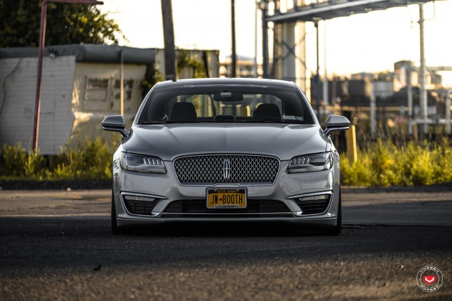 Lincoln MKZ on Vossen Wheels (CG-203) 2017 года  (фото 11 из 30)